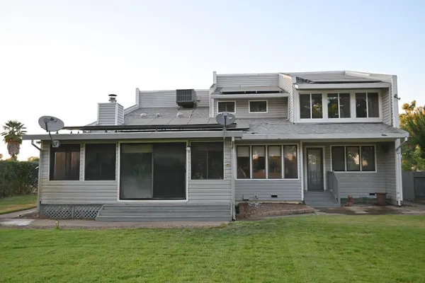 $998,999 | 14076 Saradale Lane, Galt, CA 95632