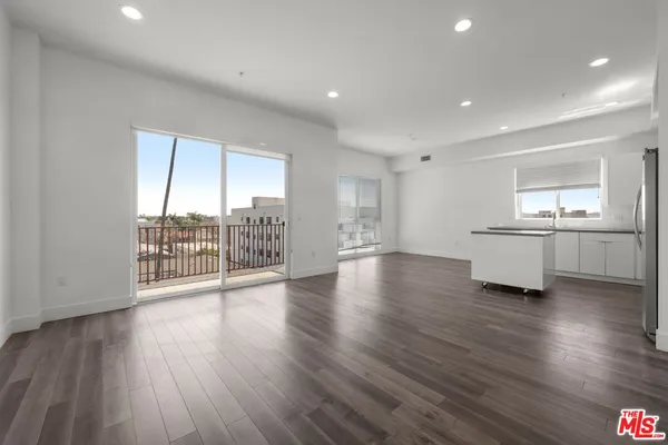 $4,195 | 1215 South Bedford Street, Unit 501, Los Angeles, CA 90035