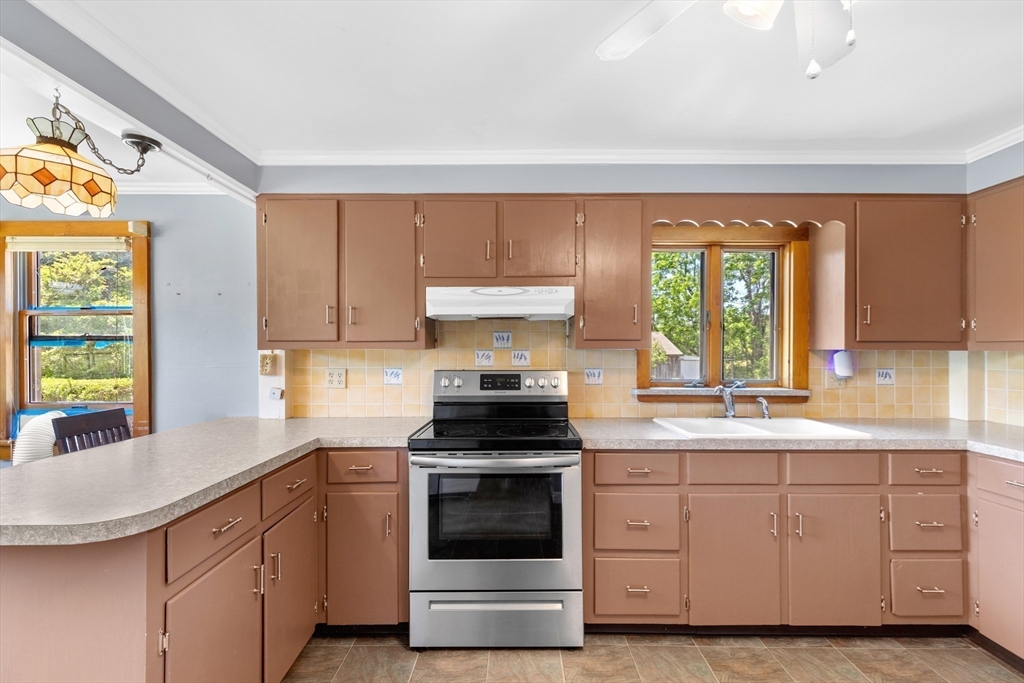 189 Blackmore Pond Road Wareham, MA 02576 - Photo 7 of 41