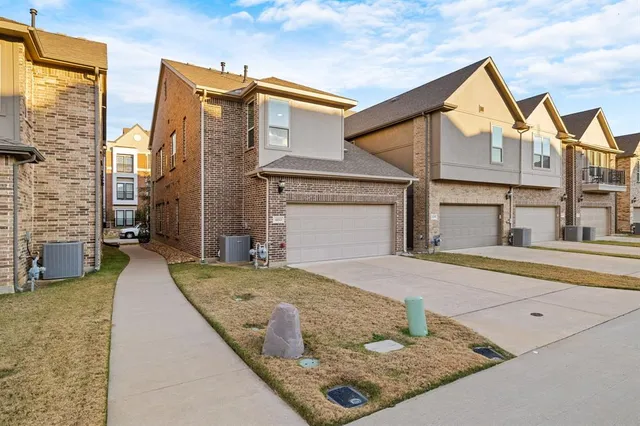 $450,000 | 4133 South Broadway Avenue, Flower Mound, TX 75028
