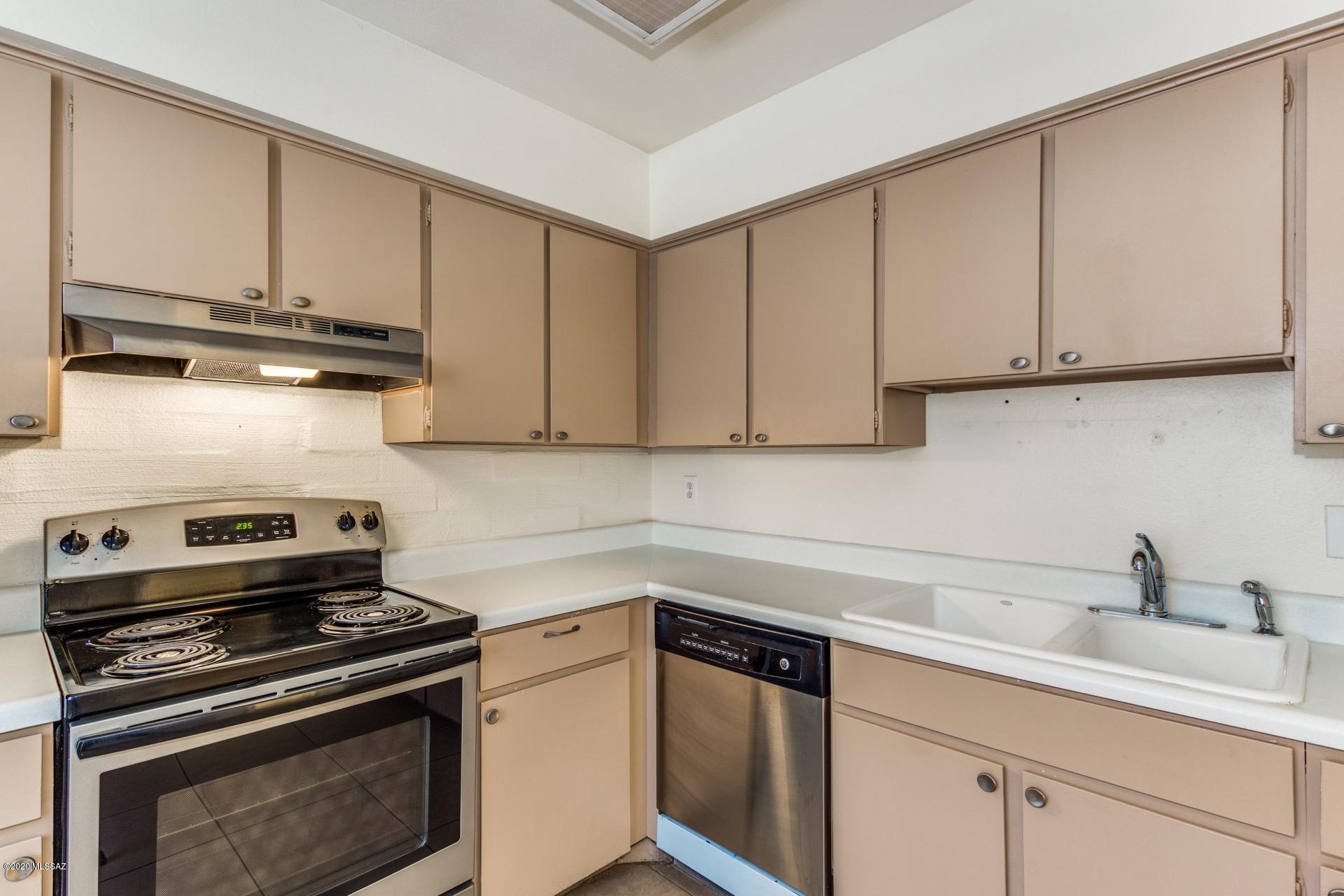 1343 East Fort Lowell Road, Unit D Tucson, AZ 85719 - Photo 11 of 25 Gallery Image 11