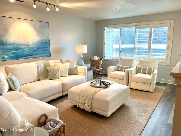 $775,000 | 4797 South Arrow Point Drive, Unit D105, Harrison, ID 83833