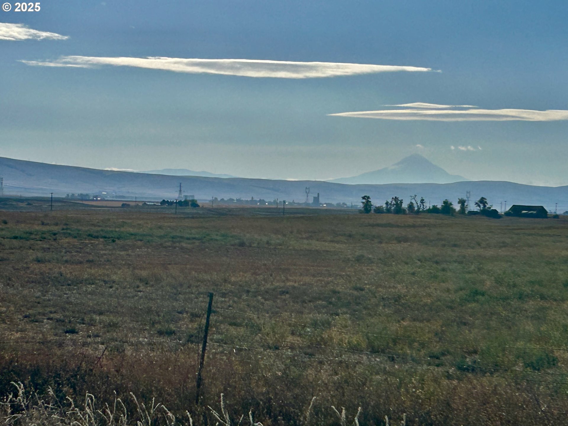 55 Cole Mt Loop Goldendale, WA 98620 - Photo 3 of 9 a view of a room with an ocean view
