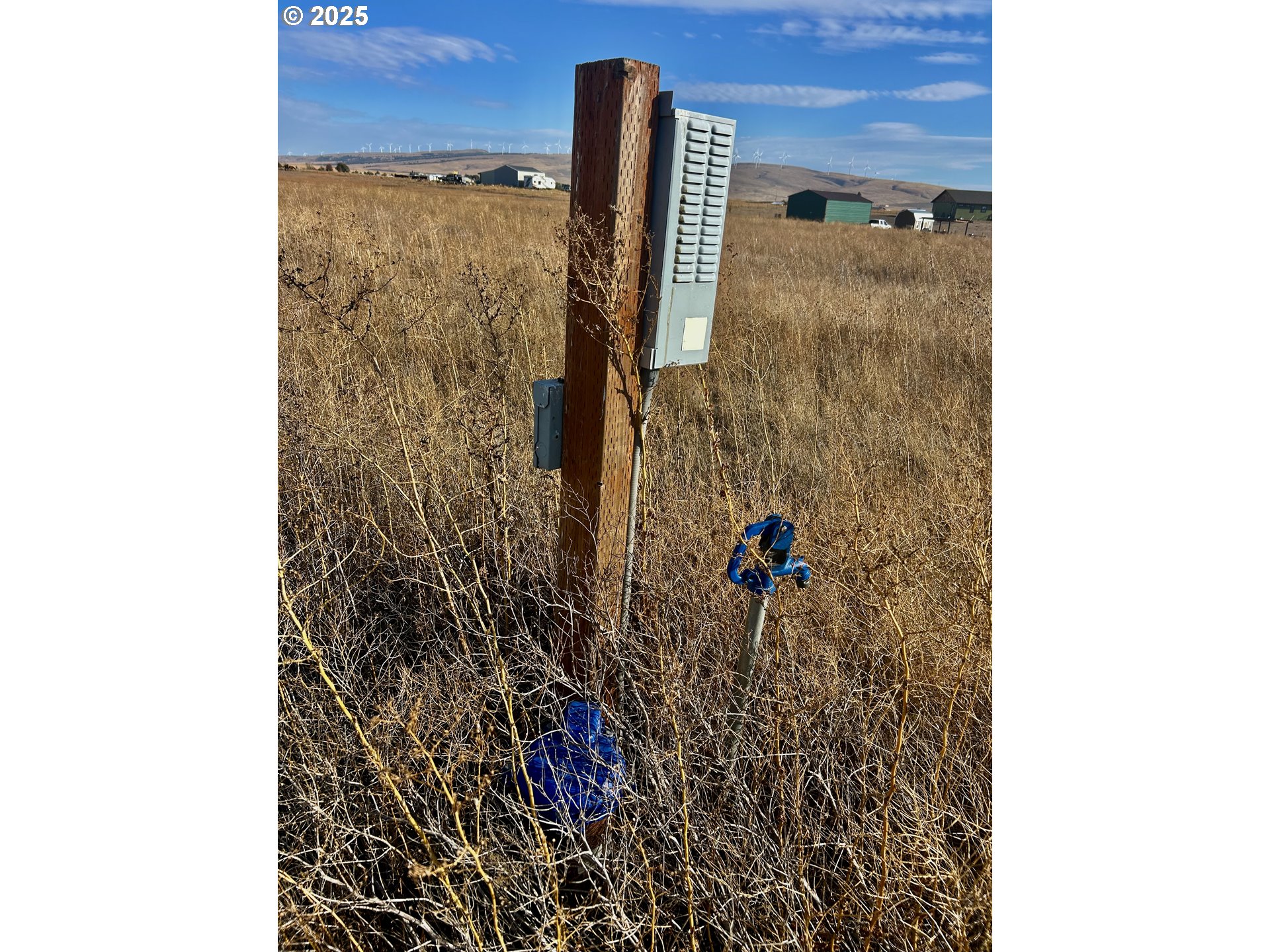 55 Cole Mt Loop Goldendale, WA 98620 - Photo 6 of 9 a bathroom with a shower