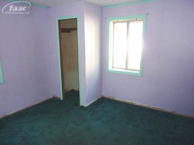 1010 Parallel Street Fenton, MI 48430 - Photo 6 of 8 20125028-5.JPG