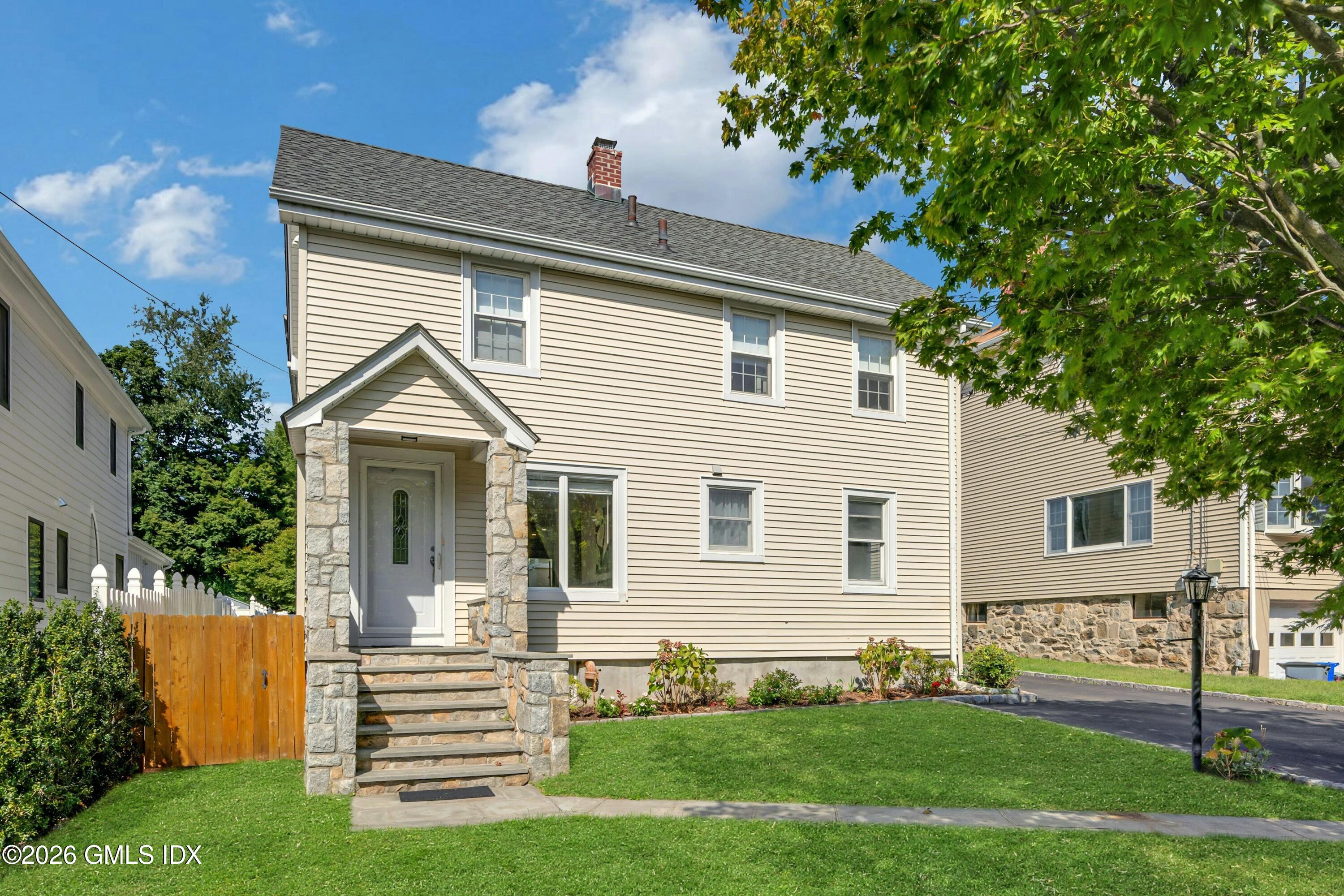 17 Thorn Hill Road Riverside, CT 06878 - Photo 1 of 23 1A