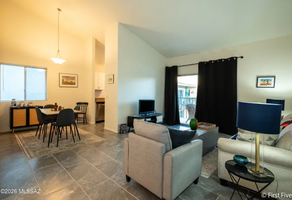 $1,800 | 816 South Langley Avenue, Unit 204, Tucson, AZ 85710