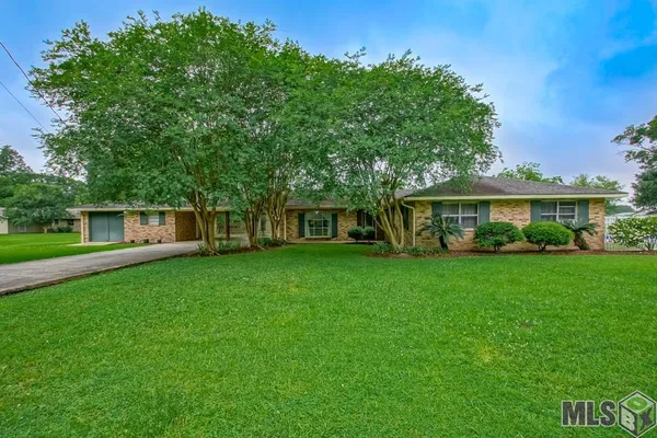 $319,900 | 13509 Joe Gautreaux Road, Gonzales, LA 70737