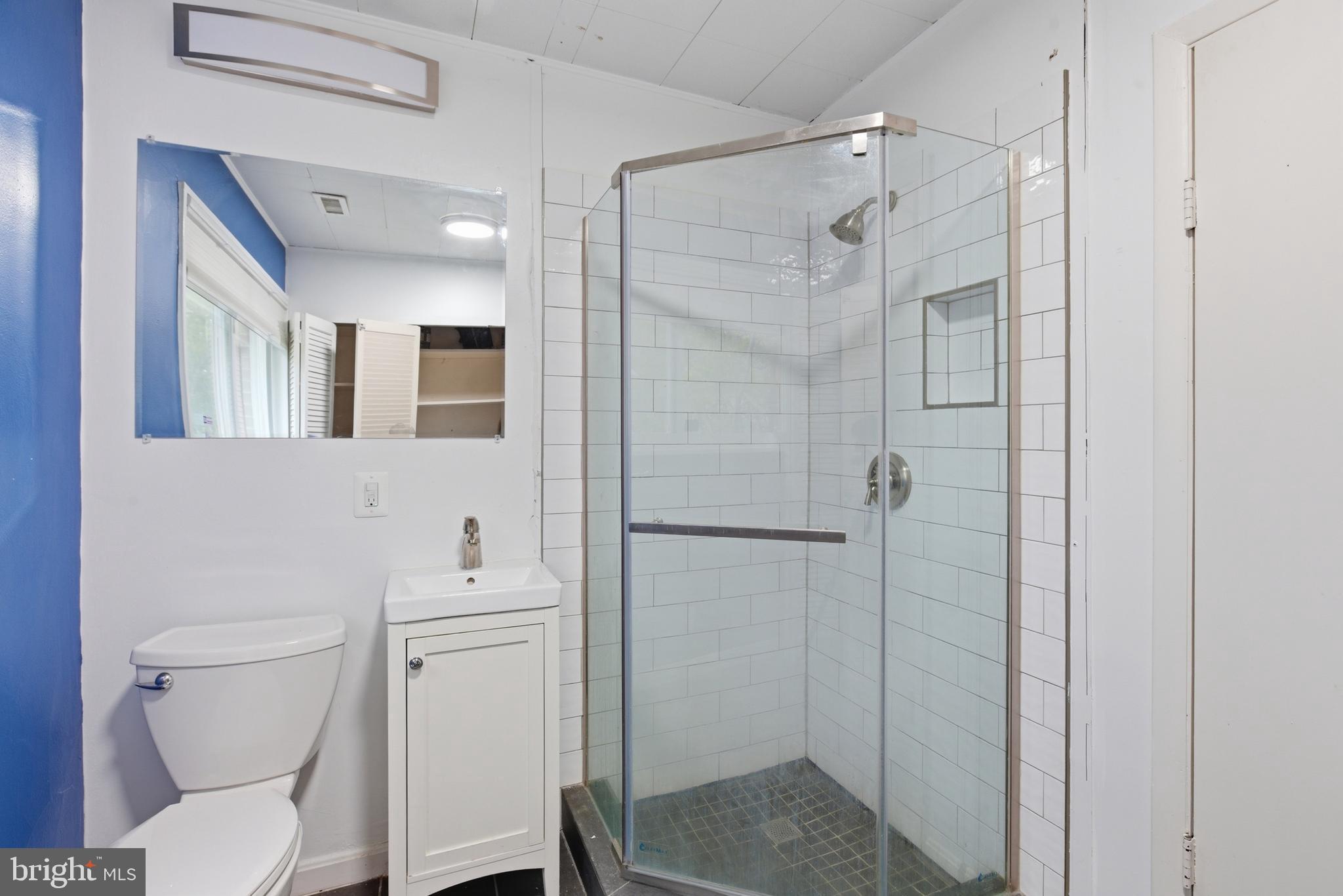 6801 Adelphi Road University Park, MD 20782 - Photo 15 of 26 Second bathroom.