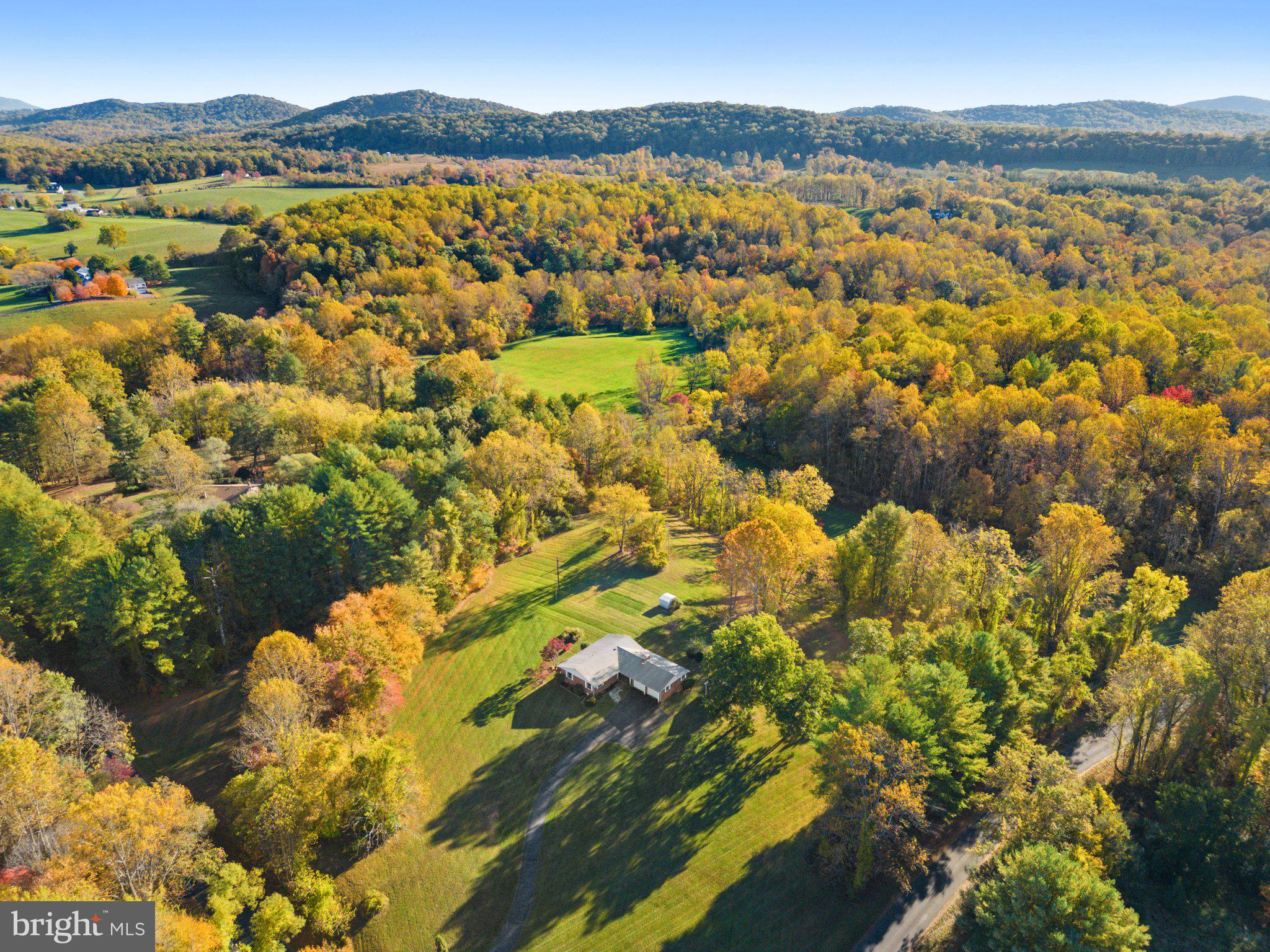 256 Hunters Road Washington, VA 22747 - Photo 4 of 59