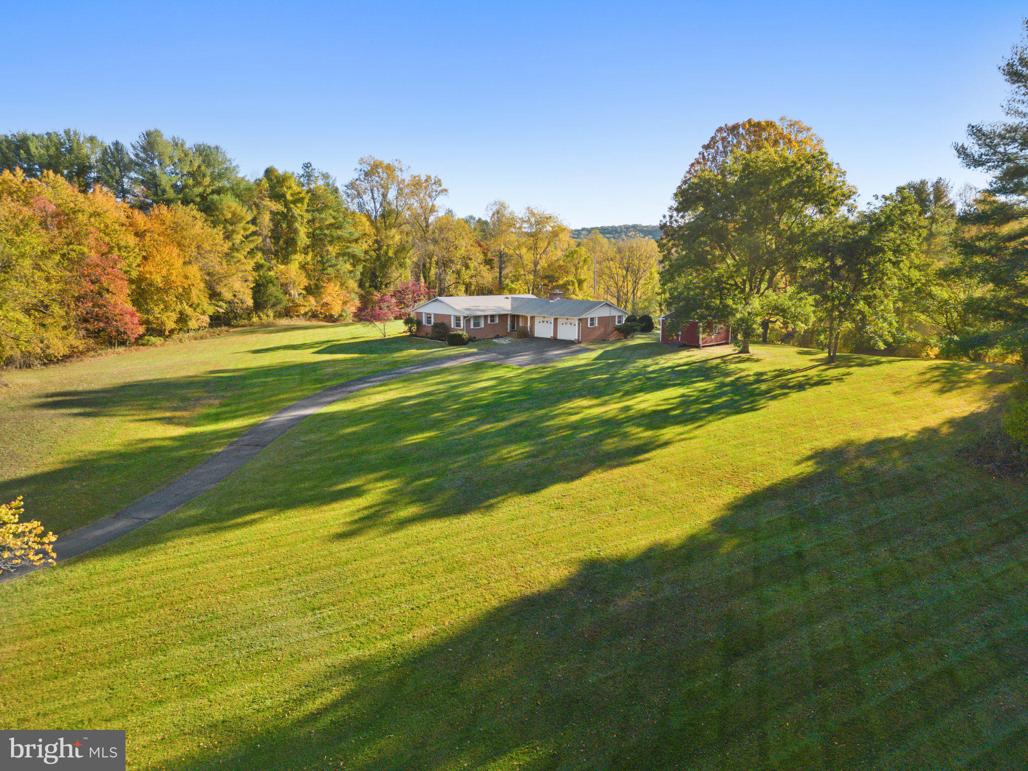 256 Hunters Road Washington, VA 22747 - Photo 5 of 59