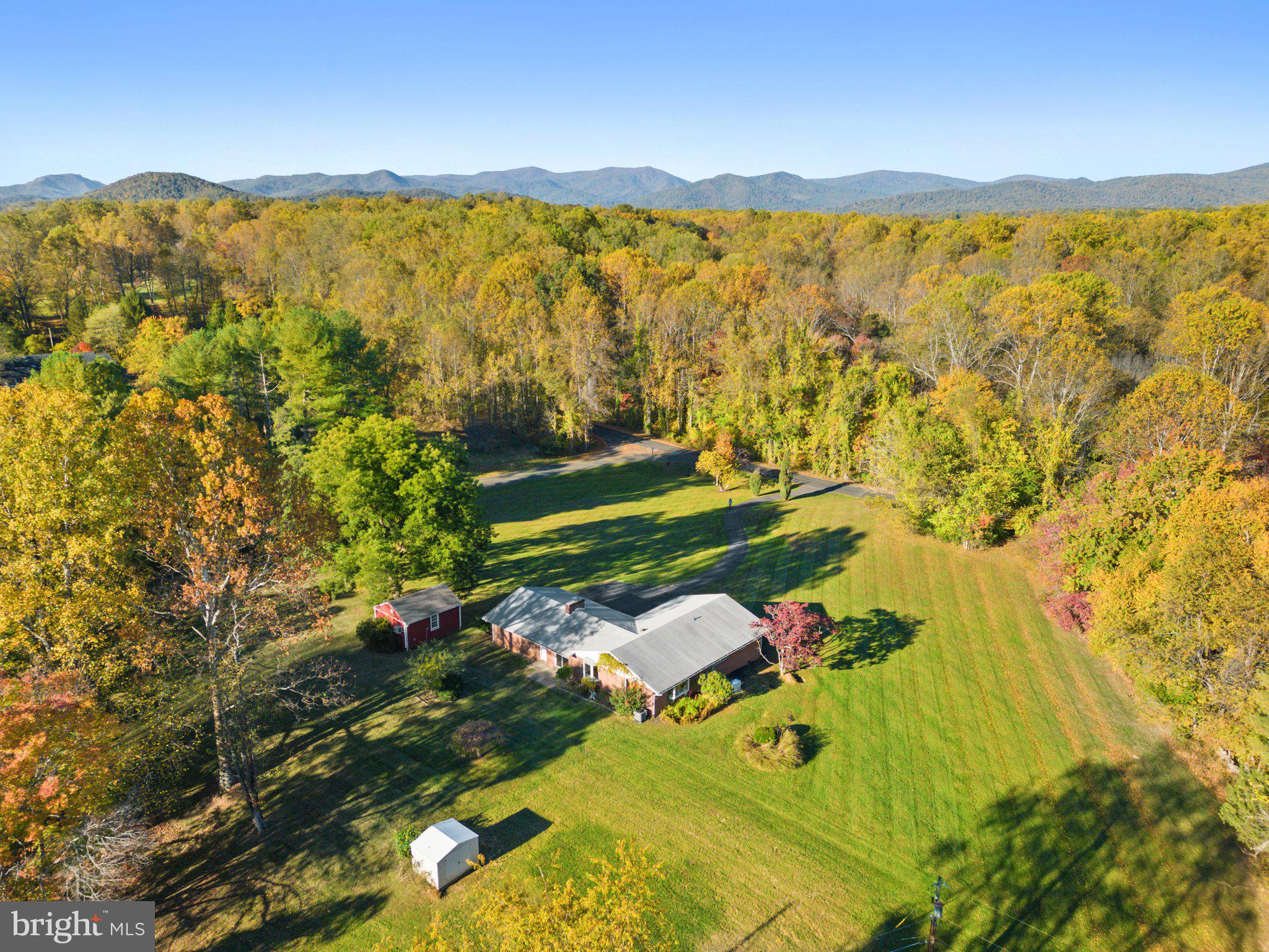 256 Hunters Road Washington, VA 22747 - Photo 7 of 59