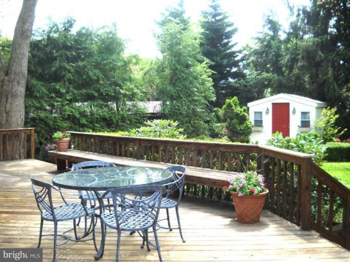 4604 Saul Road Bethesda, MD 20814 - Photo 11 of 30 Deck