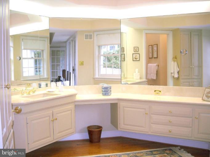 4604 Saul Road Bethesda, MD 20814 - Photo 26 of 30 Master Bath