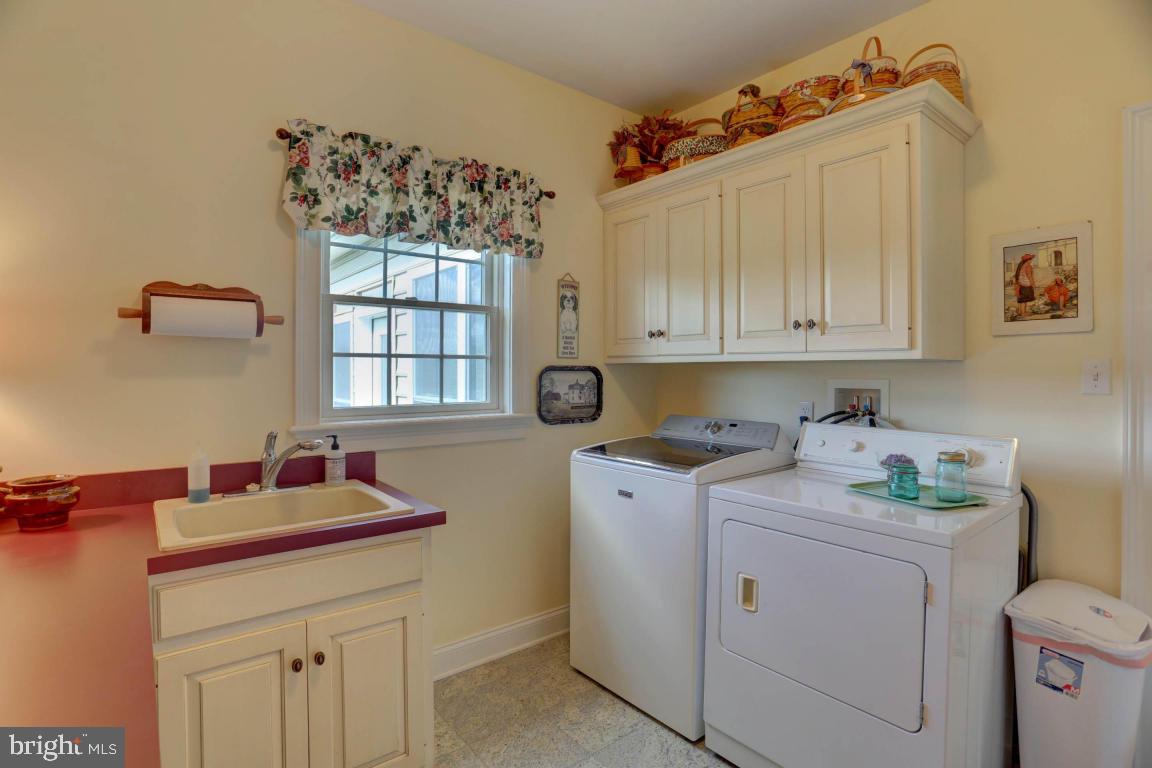 362 Hereford Road Elizabethtown, PA 17022 - Photo 25 of 59 Laundry room
