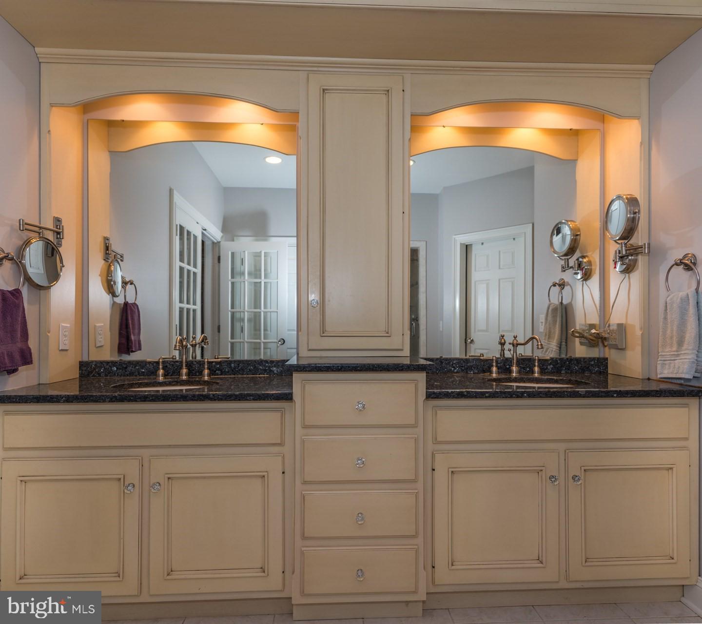 362 Hereford Road Elizabethtown, PA 17022 - Photo 31 of 59 Master Bath with granite countertops