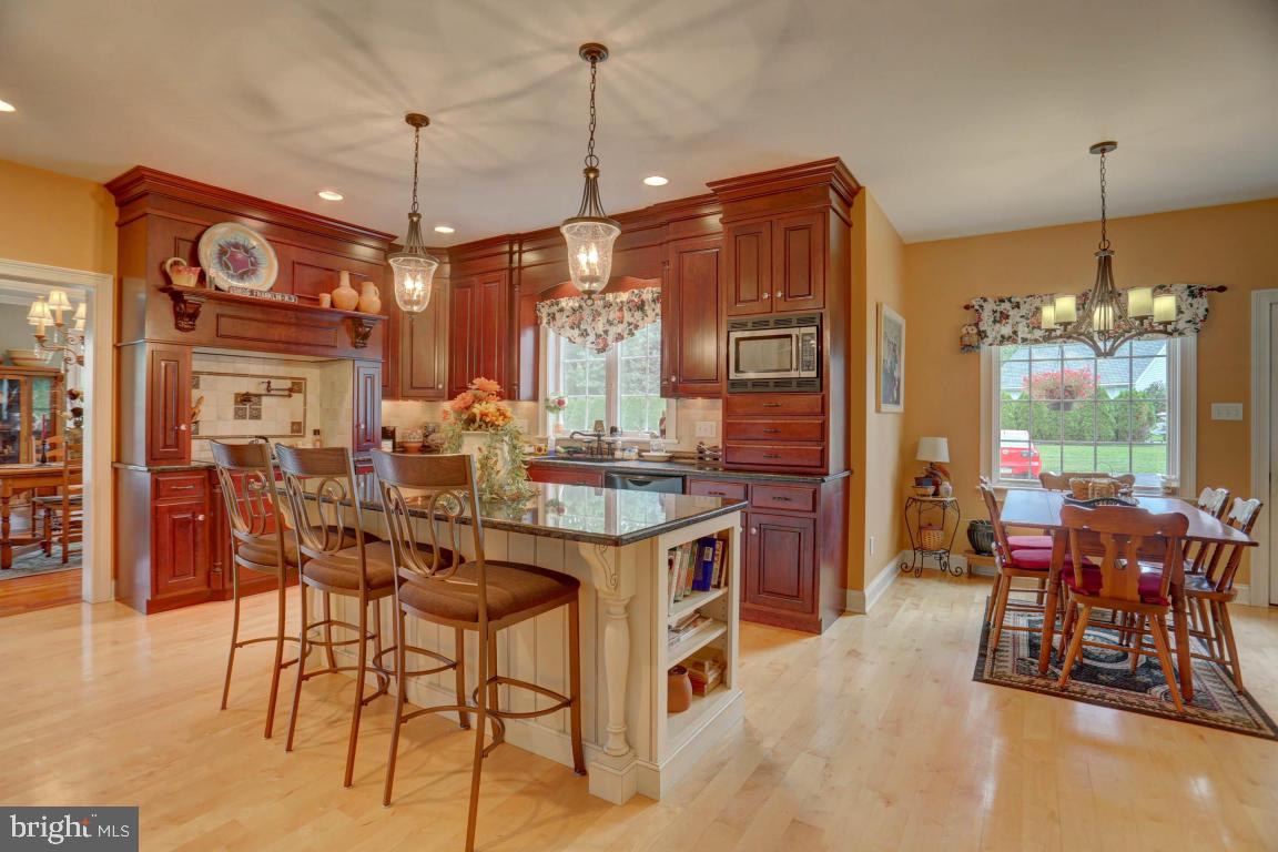 362 Hereford Road Elizabethtown, PA 17022 - Photo 6 of 59 Kitchen with Island