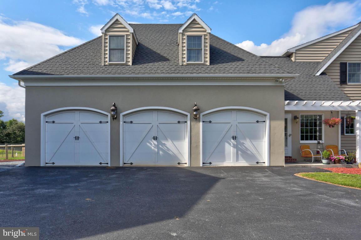 362 Hereford Road Elizabethtown, PA 17022 - Photo 54 of 59 Three car garage