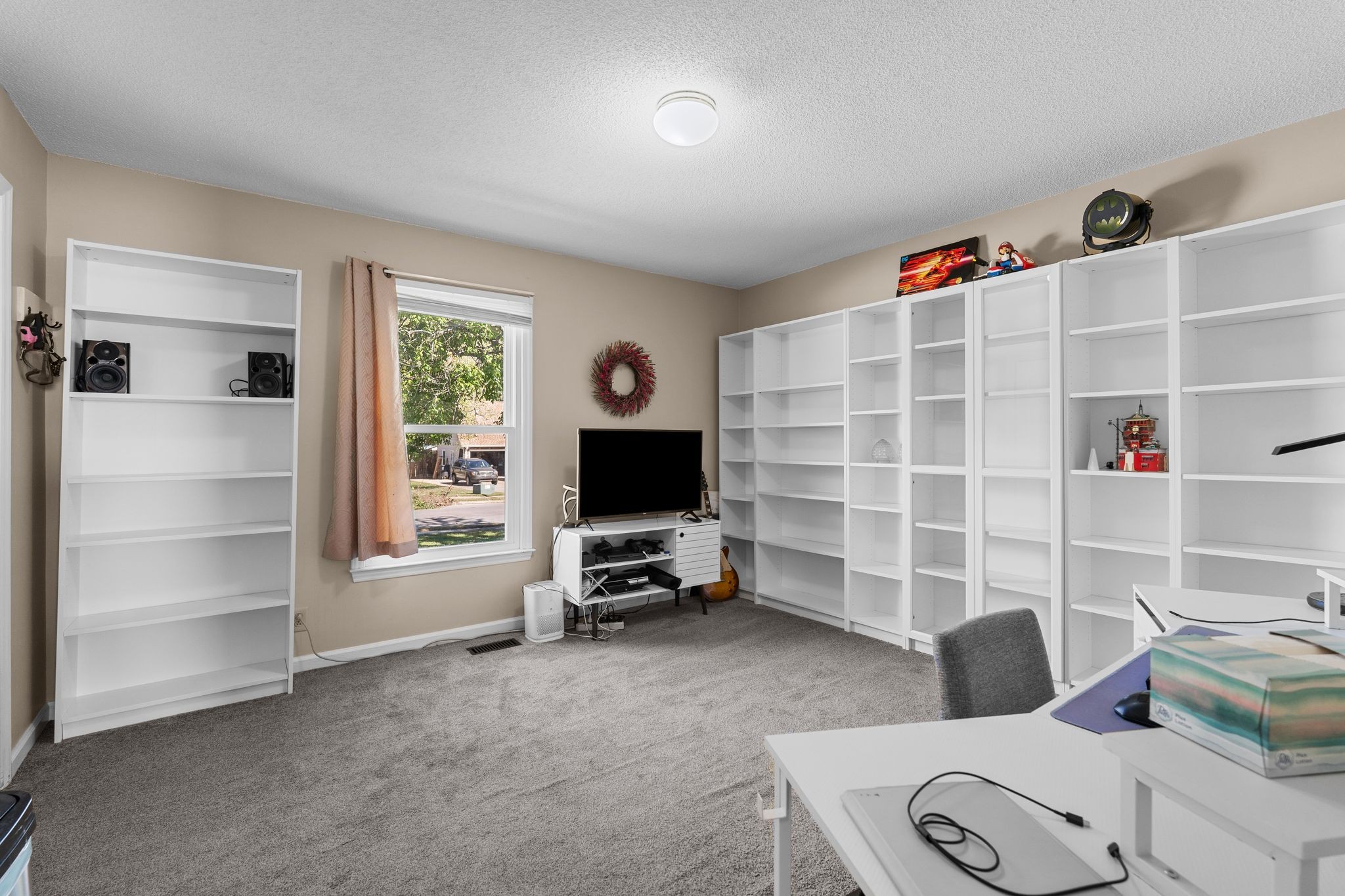 2511 Wellington Place Murfreesboro, TN 37128 - Photo 18 of 31 a living room with furniture and a flat screen tv