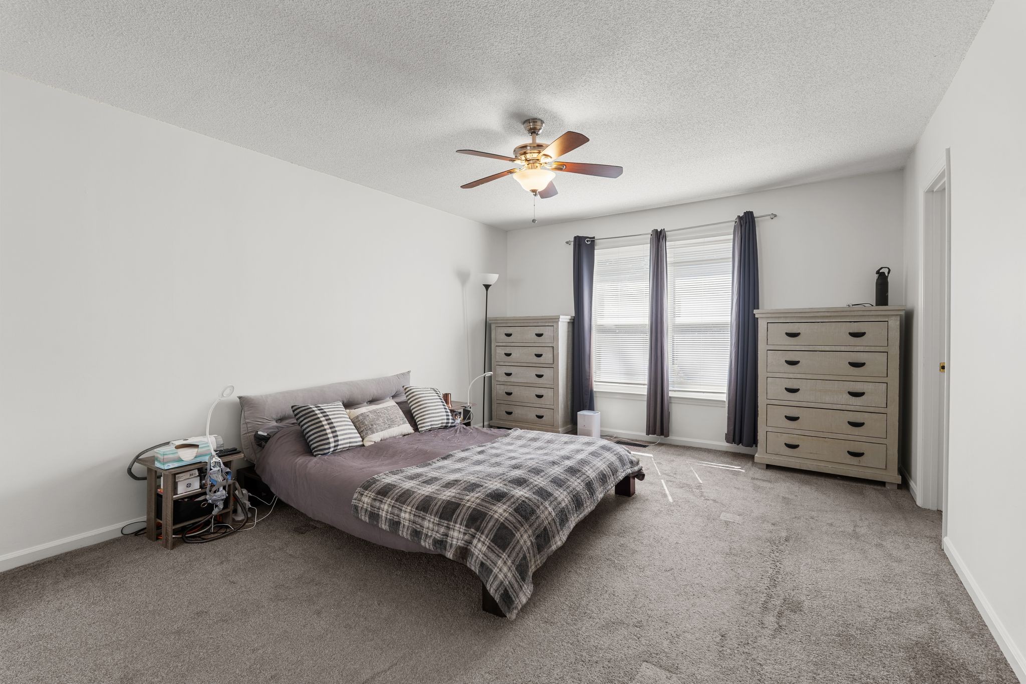 2511 Wellington Place Murfreesboro, TN 37128 - Photo 21 of 31 a living room with furniture and a ceiling fan