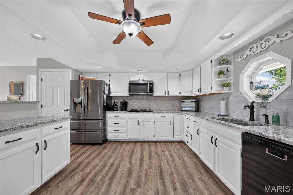 4075 Hwy D Defiance, MO 63341 - Photo 4 of 87