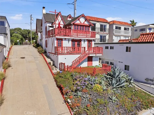 $3,995,000 | 4308 Crest Drive, Manhattan Beach, CA 90266
