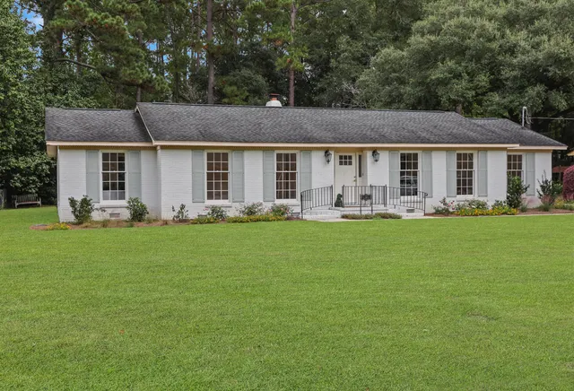 $475,000 | 122 Pinewood Drive, Moncks Corner, SC 29461