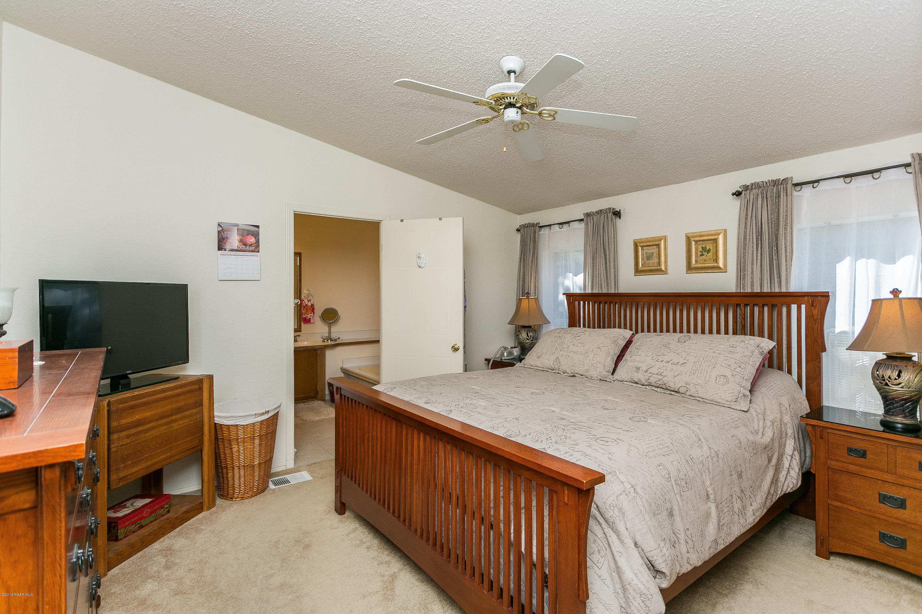 10064 East Durham Road Dewey, AZ 86327 - Photo 11 of 21 011_Master Bedroom
