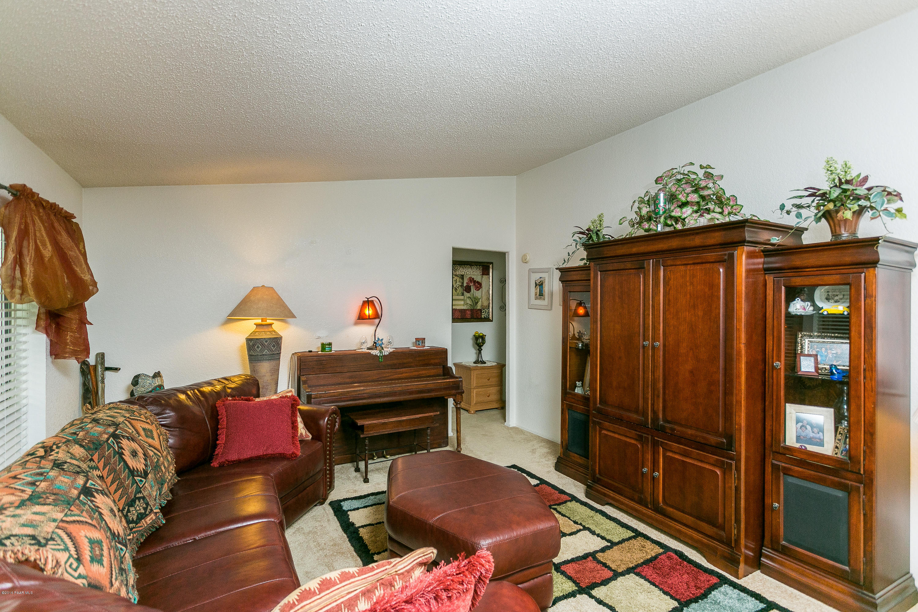 006_Living Room