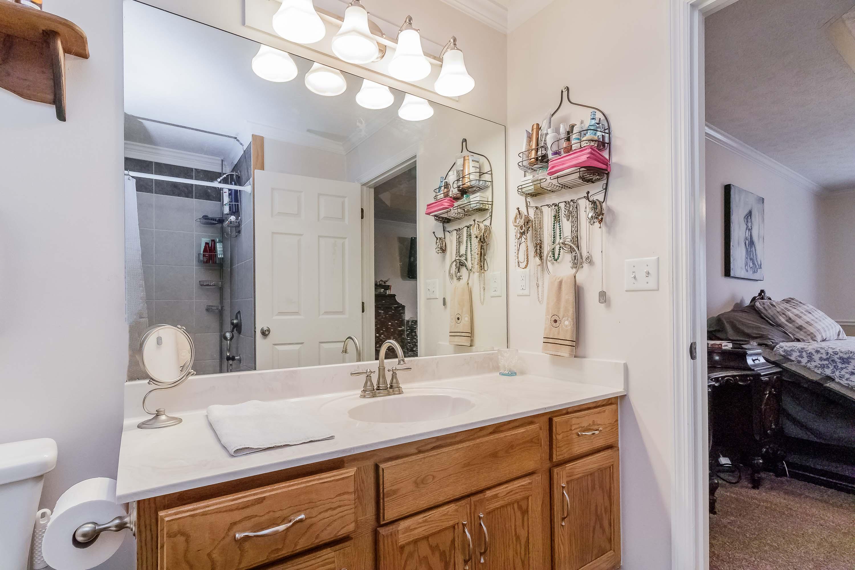 316 Pine Ridge Extension Ringgold, GA 30736 - Photo 22 of 54 Master Bathroom