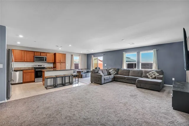 $367,500 | 840 Turtleback Fls Avenue, Indian Springs, NV 89018