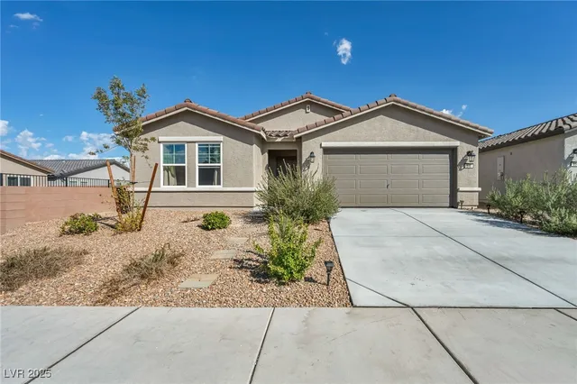 $367,500 | 840 Turtleback Fls Avenue, Indian Springs, NV 89018