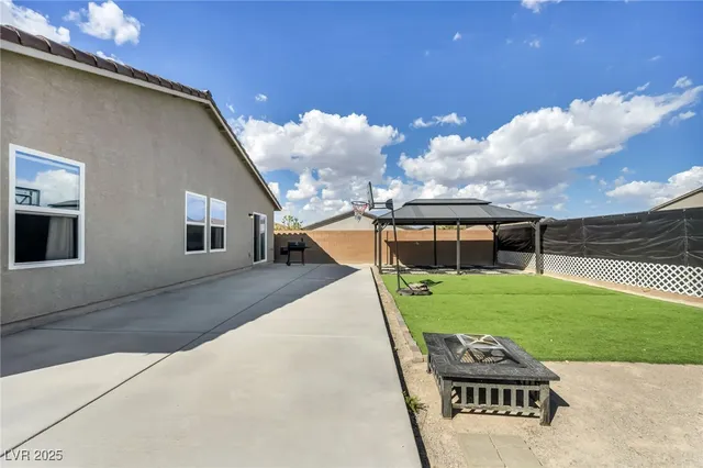 $367,500 | 840 Turtleback Fls Avenue, Indian Springs, NV 89018