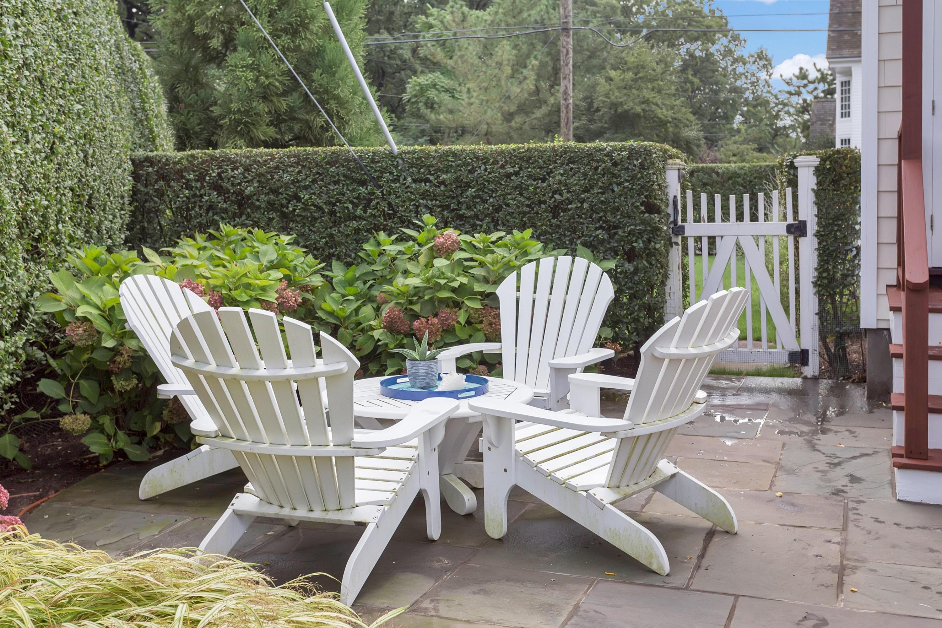 31 Meridian Road Rowayton, CT 06853 - Photo 15 of 18 a view of balcony with two chairs and potted plants