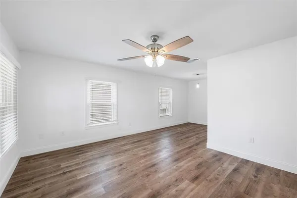 $2,700 | 1720 Bagby Avenue, Waco, TX 76706
