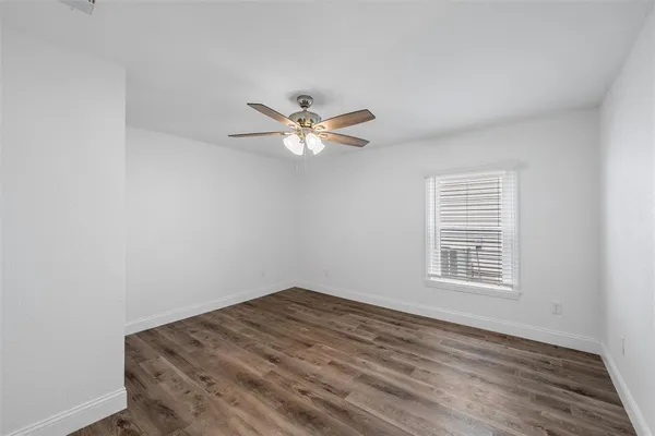 $2,700 | 1720 Bagby Avenue, Waco, TX 76706