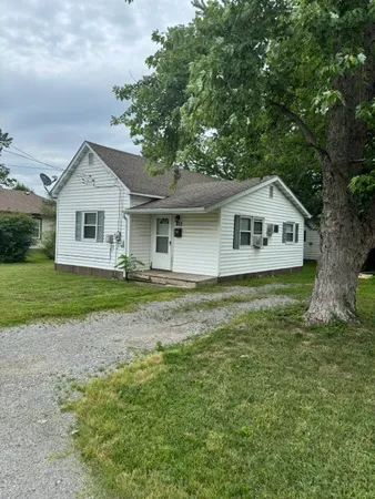 $59,900 | 105 South 3rd Street, Marion, IL 62959