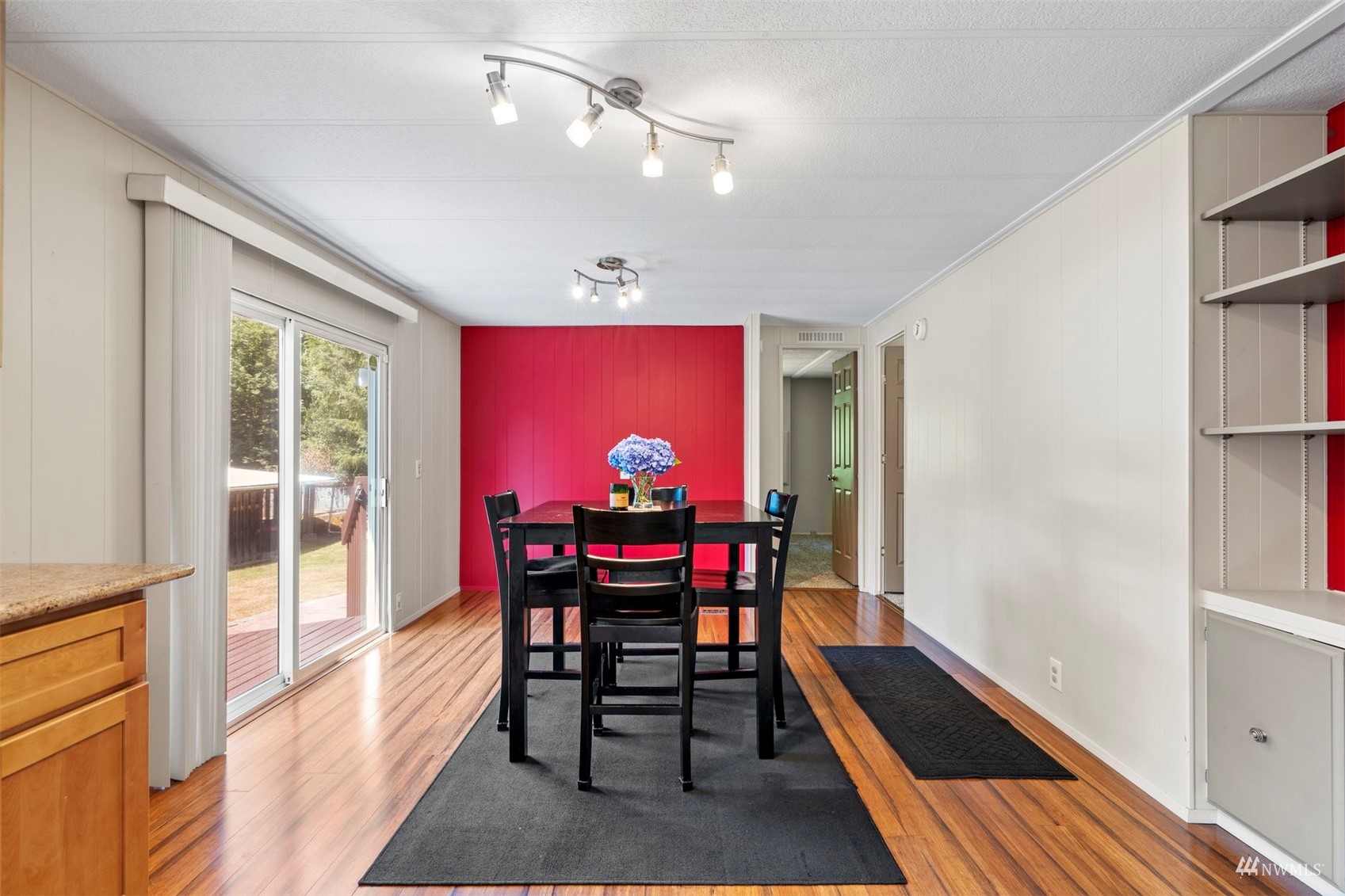 10422 151st Avenue Southeast Renton, WA 98059 - Photo 6 of 33 Gallery Image 6