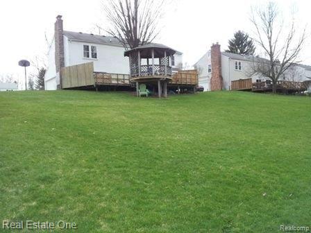 1366 North Fairview Lane Rochester, MI 48306 - Photo 20 of 23 Huge Private Backyard