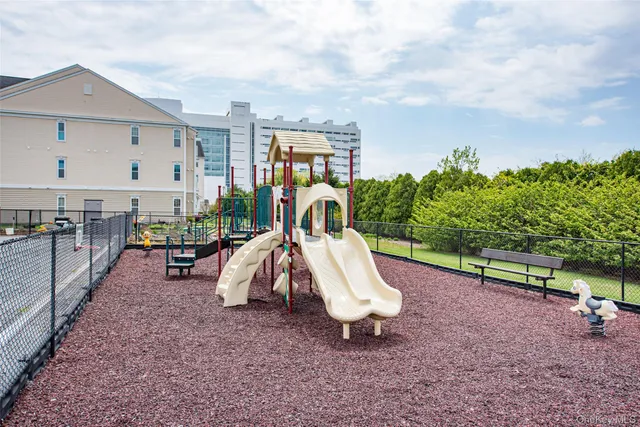 $469,000 | 636 Saxton Court, Unit 636, Central Islip, NY 11722