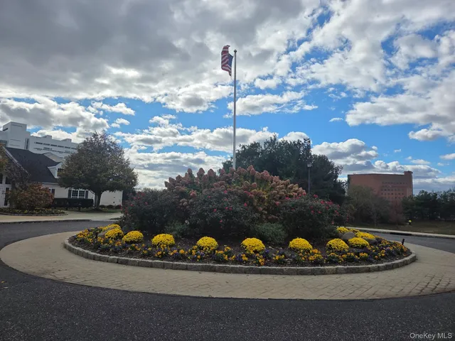 $469,000 | 636 Saxton Court, Unit 636, Central Islip, NY 11722