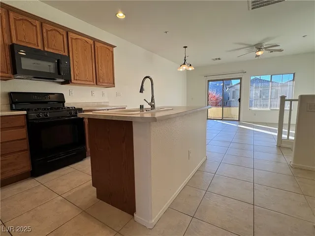 $1,825 | 7848 Solid Horn Court, Las Vegas, NV 89149