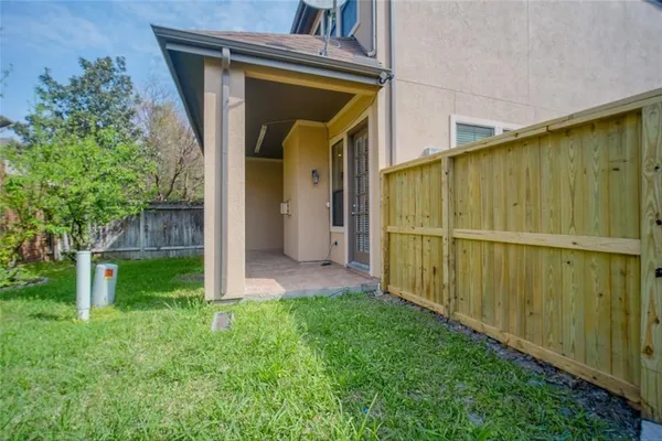 $3,000 | 2906 Royal Oaks Crest, Houston, TX 77082