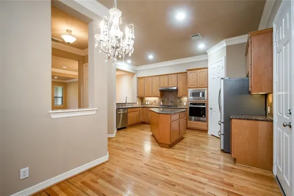 $3,000 | 2906 Royal Oaks Crest, Houston, TX 77082