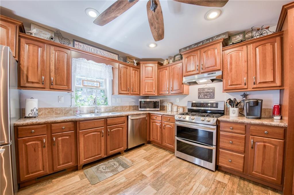 201 Magill Road Zelienople, PA 16063 - Photo 11 of 46 Look at all of that storage! AND a double oven!