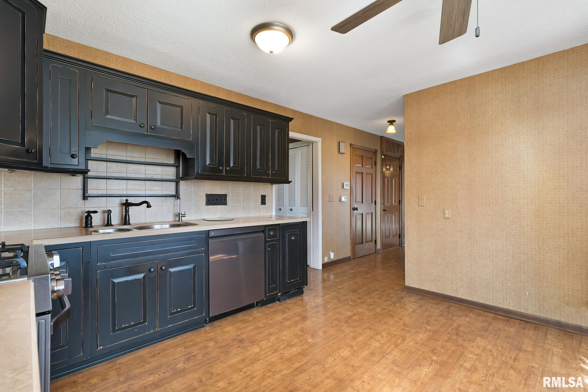 3731 Forest Road Davenport, IA 52807 - Photo 18 of 36 Gallery Image 18