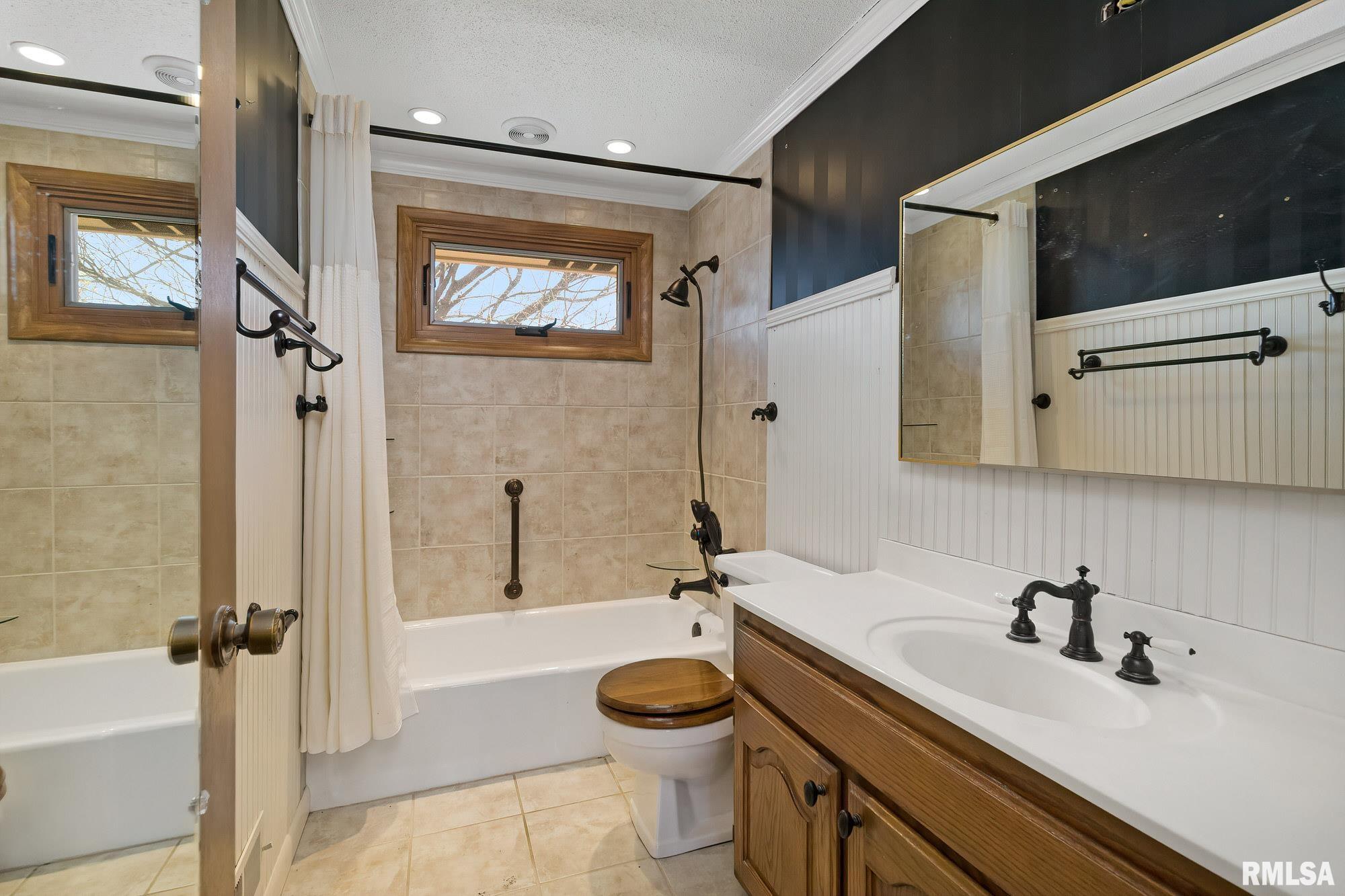 3731 Forest Road Davenport, IA 52807 - Photo 26 of 36 Gallery Image 26