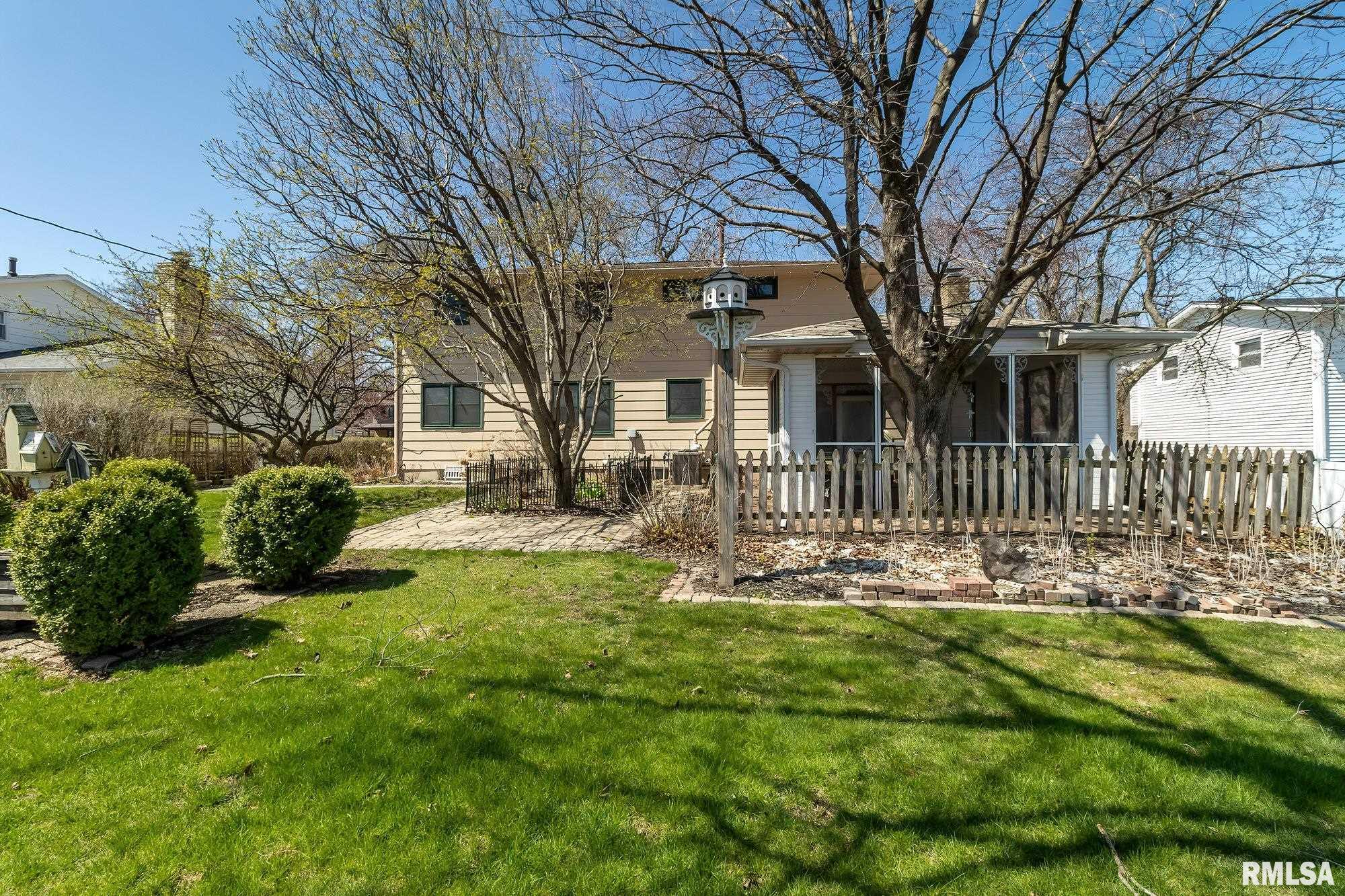 3731 Forest Road Davenport, IA 52807 - Photo 5 of 36 Gallery Image 5