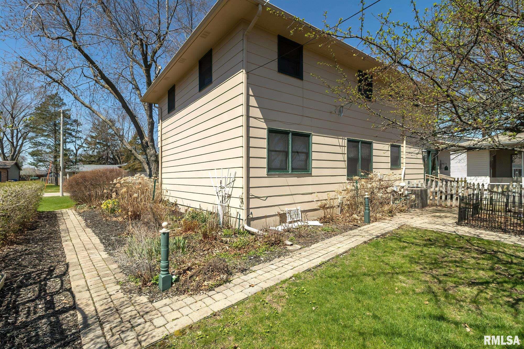 3731 Forest Road Davenport, IA 52807 - Photo 8 of 36 Gallery Image 8