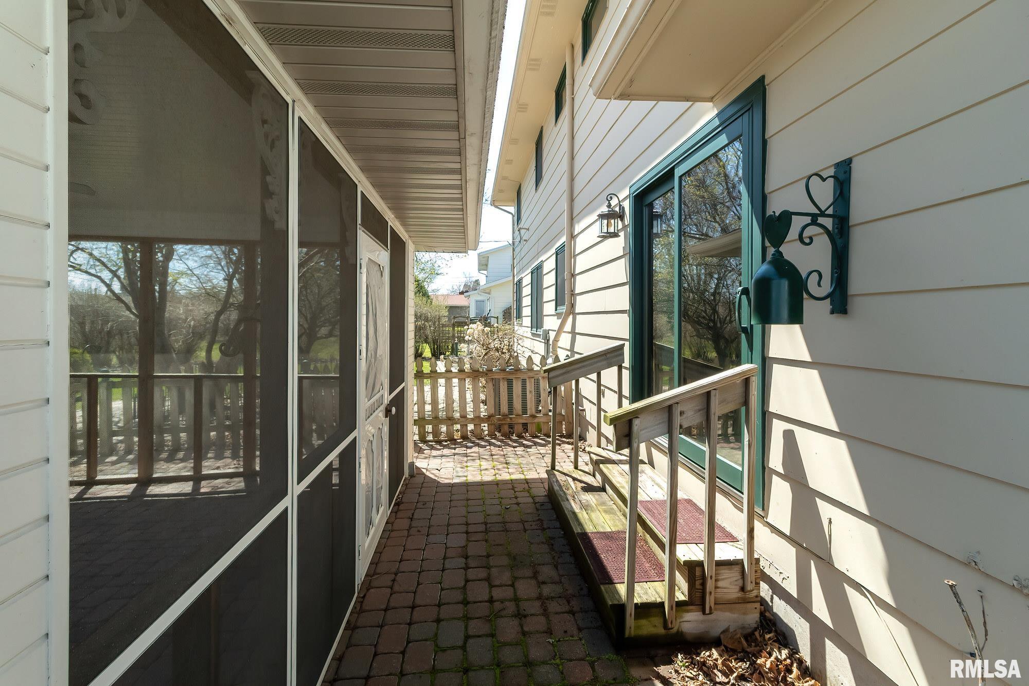 3731 Forest Road Davenport, IA 52807 - Photo 10 of 36 Gallery Image 10
